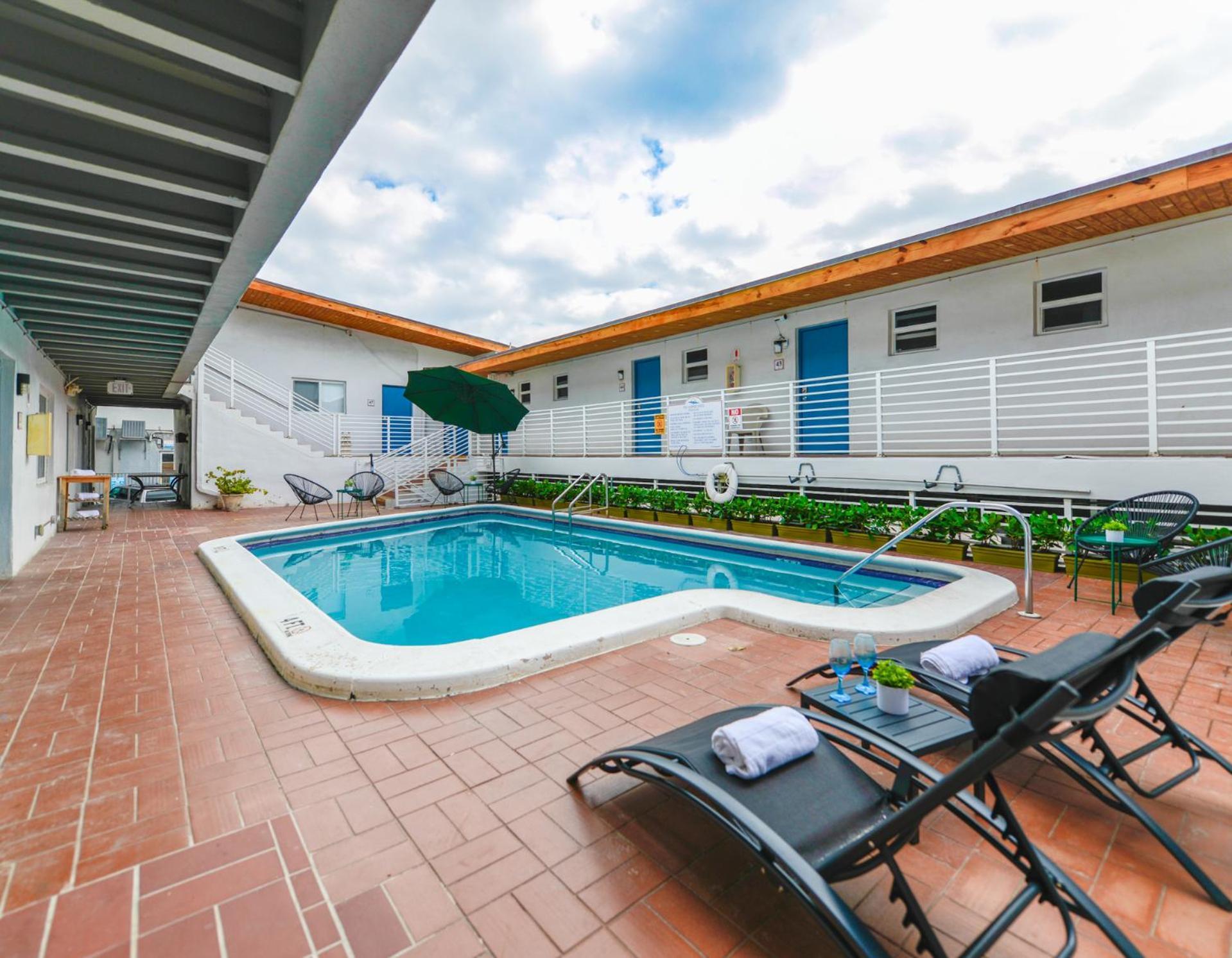 The Mariner Suites #22 - Beachfront Studio Hollywood Esterno foto